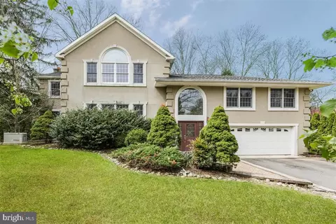 20 Harriet Dr, Princeton, NJ 08540