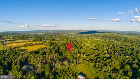 57 Van Dyke Rd, Hopewell, NJ 08525