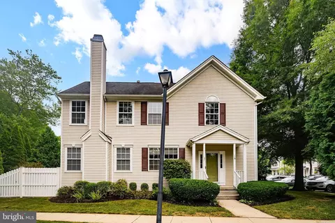 16 Faxon Dr, Robbinsville, NJ 08691