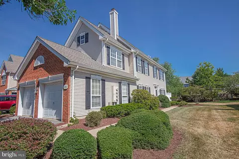 200 Deer Run Ct, Pennington, NJ 08534