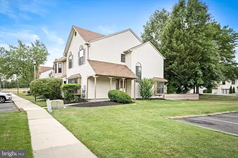 6 Ashford Ct, Robbinsville, NJ 08691