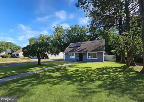 1073 Fireside Ave, Ewing, NJ 08618