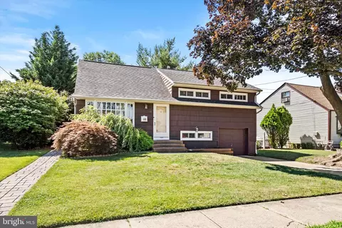 17 Beaumont Rd, Hamilton, NJ 08620