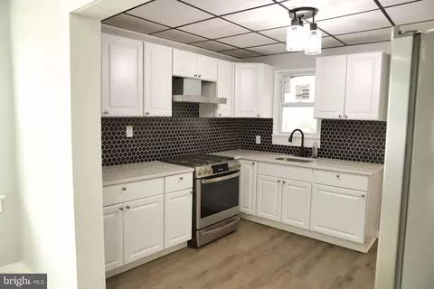 Entry Way - 2 Conover Ave, Trenton, NJ 08638 photo 9 of 13