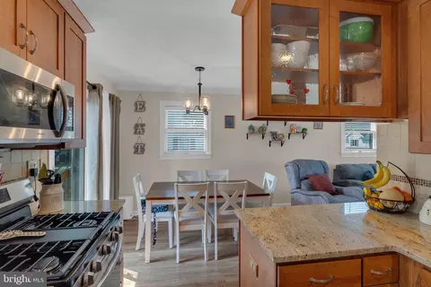 Kitchen - 8 Phaeton Dr, Hamilton, NJ 08690 photo 1 of 4