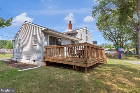 Exterior - 8 Phaeton Dr, Hamilton, NJ 08690 photo 8 of 9
