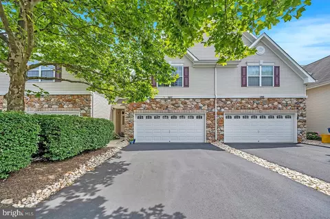 247 Concord Pl, Pennington, NJ 08534