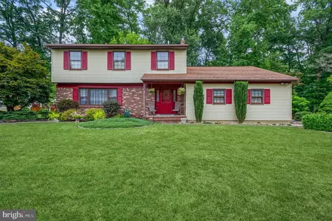5 Pembroke Ct, Lawrenceville, NJ 08648