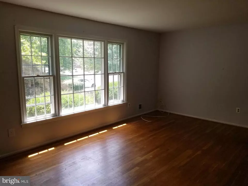  10 Strassberg Ct, Trenton, NJ 08690 photo 6