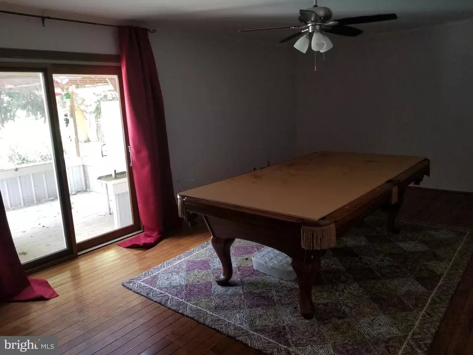  10 Strassberg Ct, Trenton, NJ 08690 photo 2