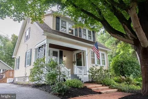 45 Fernwood Ln, Lawrence Township, NJ 08648