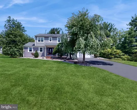 65 Lochatong Rd, Ewing, NJ 08628