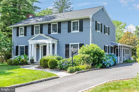 25 Philip Dr, Princeton, NJ 08540