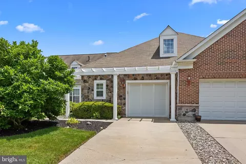 44 Sparrow Dr, Hamilton, NJ 08690