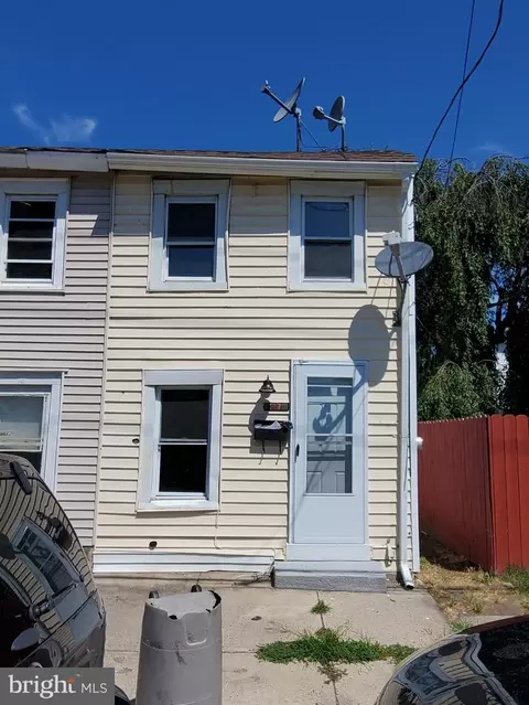 47 Dickinson St, Trenton, NJ 08638