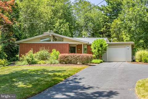 96 Dempsey Ave, Princeton, NJ 08540