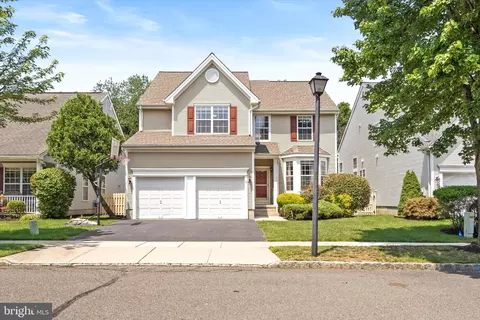 6 Belmont Dr, Robbinsville, NJ 08691