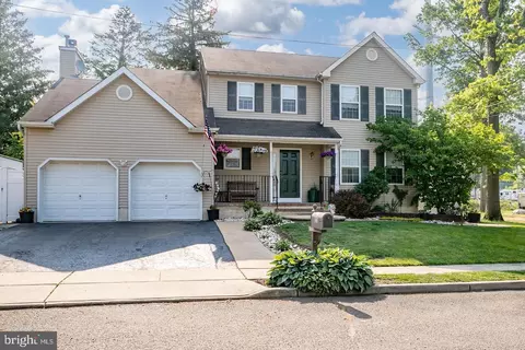 121 Clifford Ave, Hamilton, NJ 08619