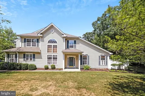 8 Tudor Way, Princeton Junction, NJ 08550