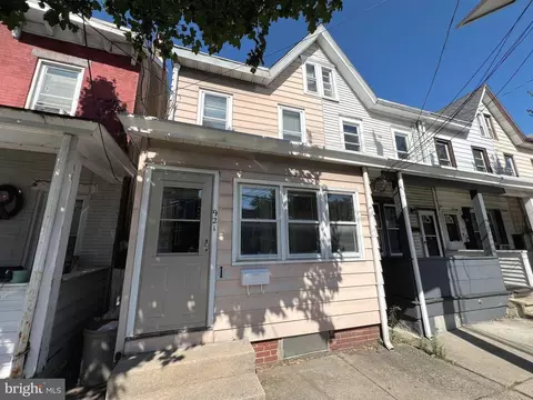 921 Beatty St, Trenton, NJ 08611