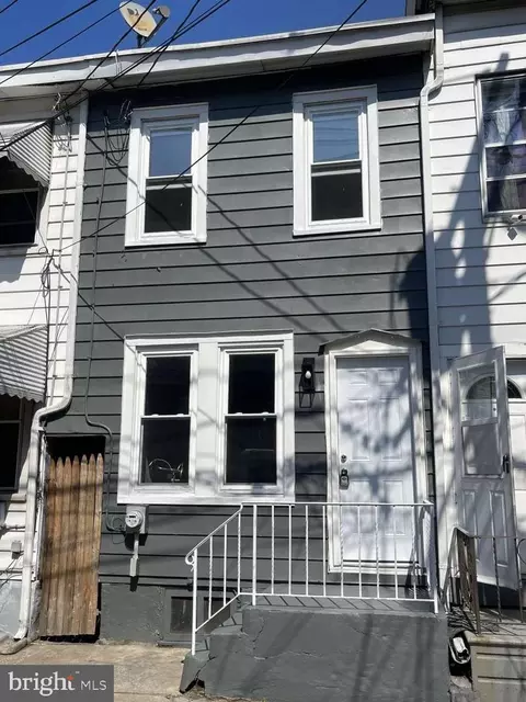 814 Division St, Trenton, NJ 08611