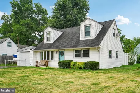 1 Scarsdale Pl, Ewing, NJ 08618