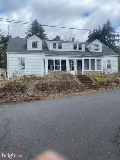 12 Coleman Ln, Titusville, NJ 08560