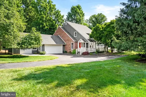 12 Abey Dr, Pennington, NJ 08534