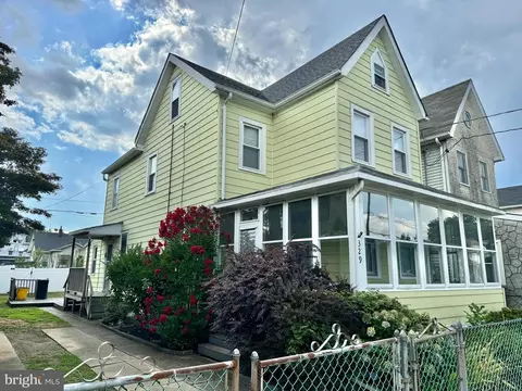 329 Lafayette Ave, Hamilton, NJ 08610
