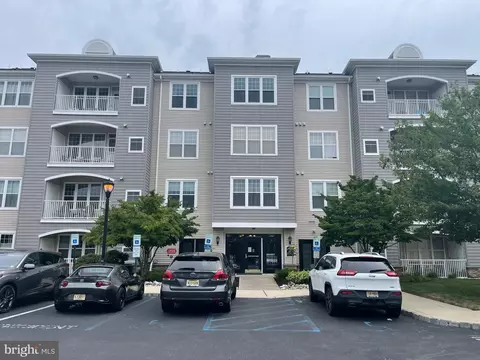 221 Masterson Ct, Ewing, NJ 08618