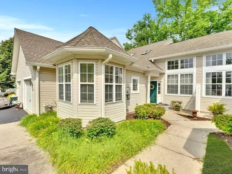 30 Fallview Ct, Hamilton, NJ 08690 photo 2