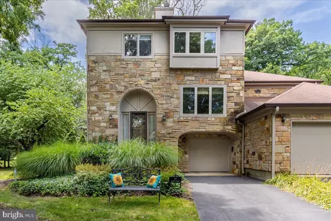 17 Marvin Ct, Lawrenceville, NJ 08648
