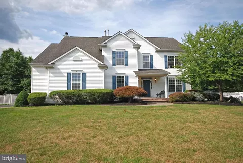 8 Chancery Pl, East Windsor, NJ 08520