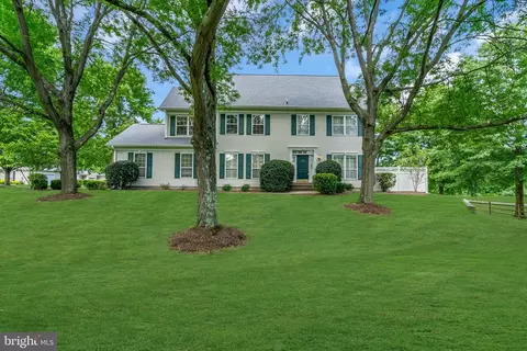 300 Watkins Rd, Pennington, NJ 08534