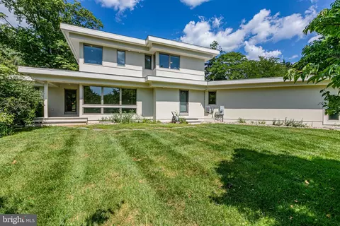 171 E Delaware Ave, Pennington, NJ 08534