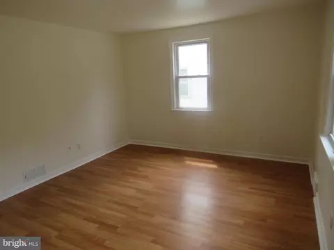 Living - 129 Central Ave, Ewing, NJ 08628 photo 2 of 4