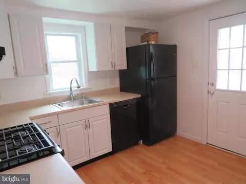 Kitchen - 129 Central Ave, Ewing, NJ 08628 photo 4 of 4
