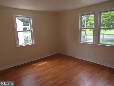 Living - 129 Central Ave, Ewing, NJ 08628 photo 3 of 4