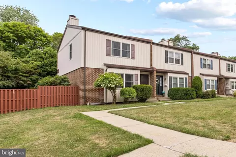 e13 Carver Place, Lawrence, NJ 08648