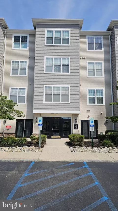 427 Masterson Ct, Ewing, NJ 08618
