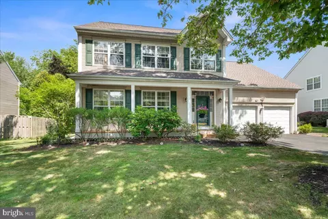 46 Navesink Dr, Pennington, NJ 08534