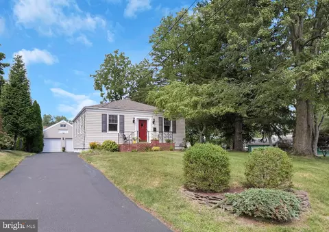 102 Gedney Rd, Lawrenceville, NJ 08648