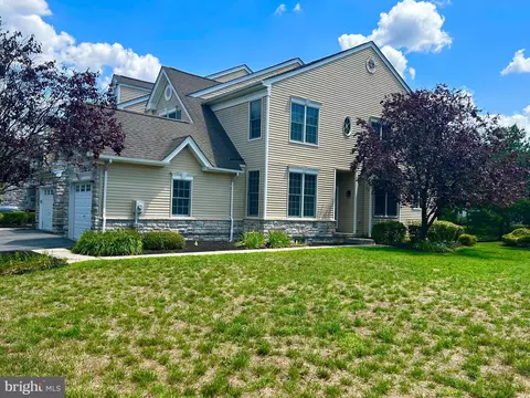 41 Nestlewood Way, Princeton, NJ 08540