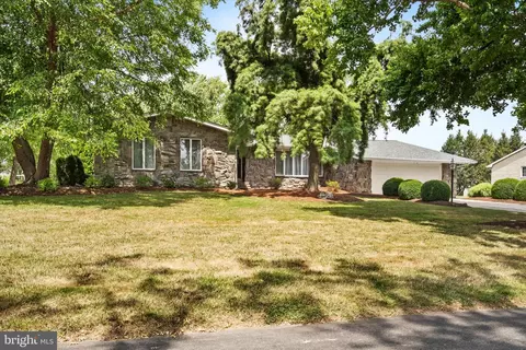 14 Prestile Pl, Robbinsville, NJ 08691