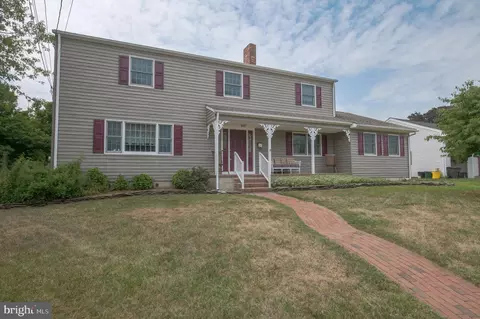2 Mario Dr, Hamilton, NJ 08690