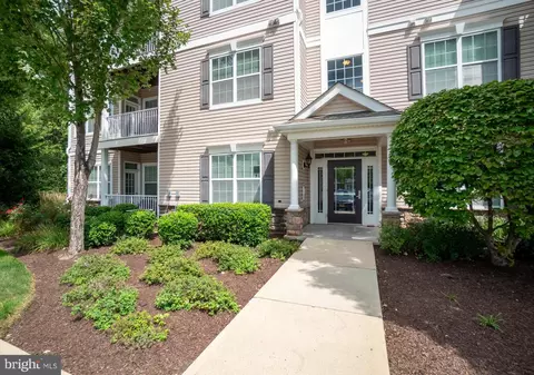 1014 Timberlake Dr, Ewing, NJ 08618