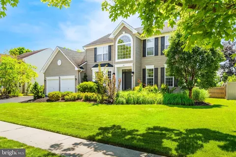 34 Stonehedge Dr, Hightstown, NJ 08520