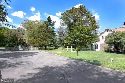 180 South Ln, West Windsor, NJ 08550