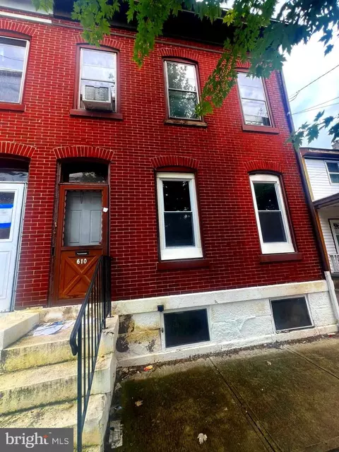 610 Centre St, Trenton, NJ 08611