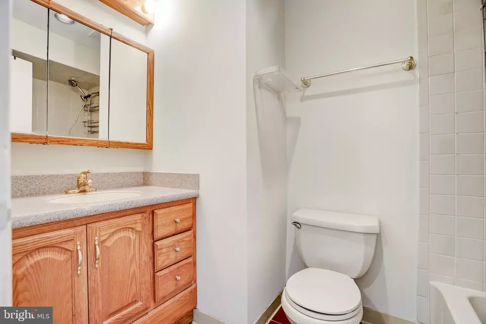 Bath - 25 Allison Rd, Hightstown, NJ 08520 photo 3 of 3